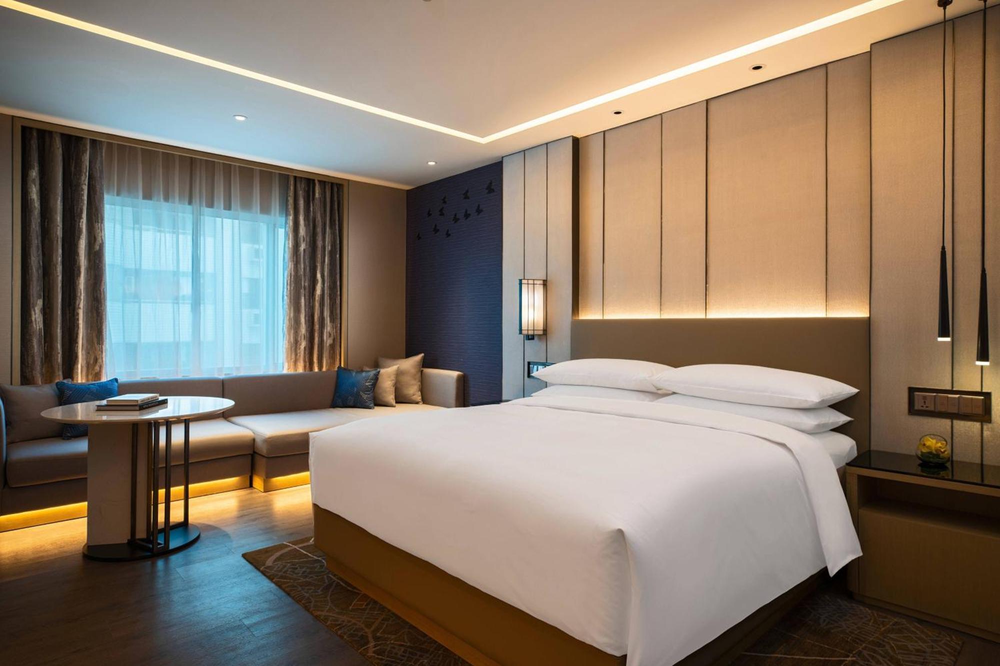 Renaissance Shenzhen Luohu Hotel Exterior foto